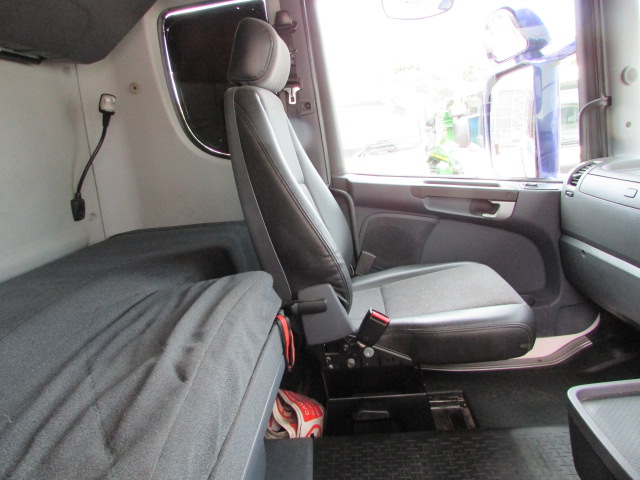 Vehicle Photo 15