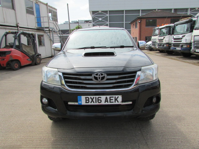 Vehicle Photo 5