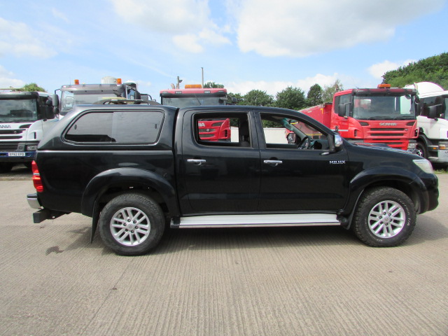 Vehicle Photo 9