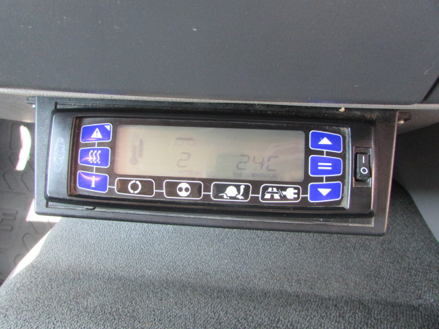 Vehicle Photo 12