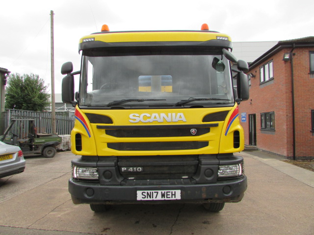 Vehicle Photo 5