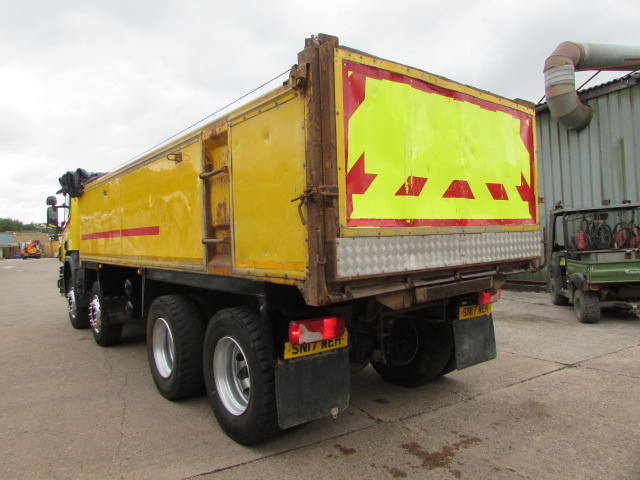 Vehicle Photo 8