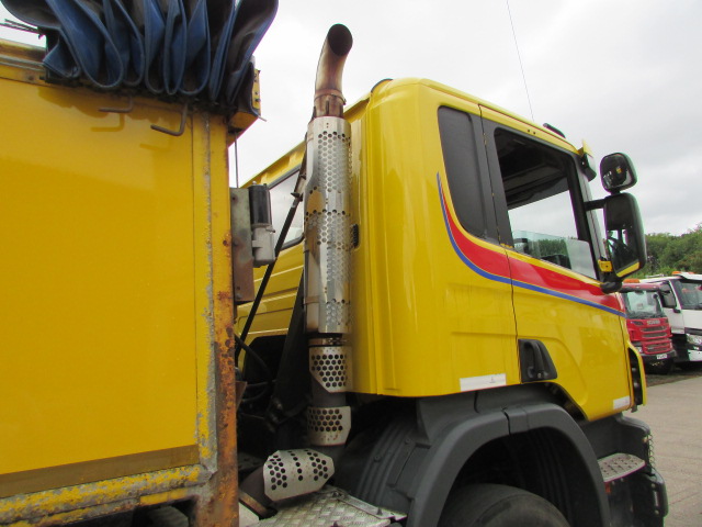 Vehicle Photo 12