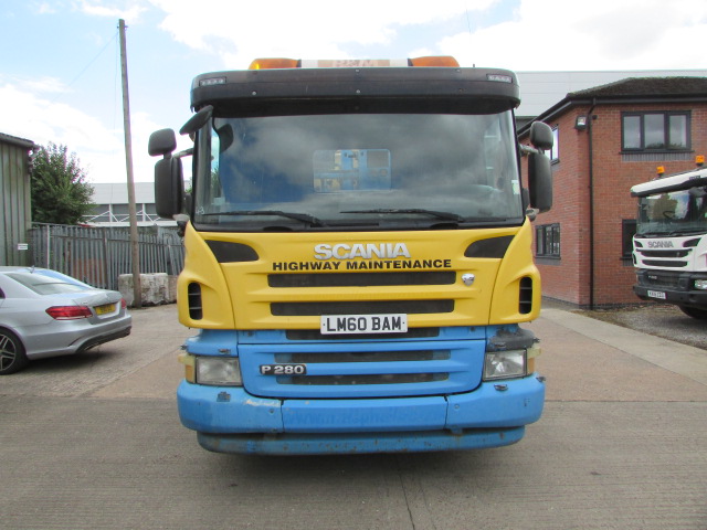 Vehicle Photo 2