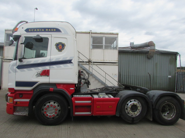 Vehicle Photo 2