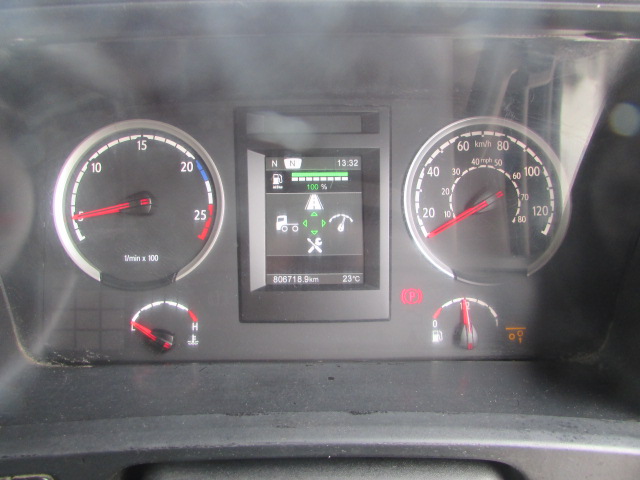 Vehicle Photo 14