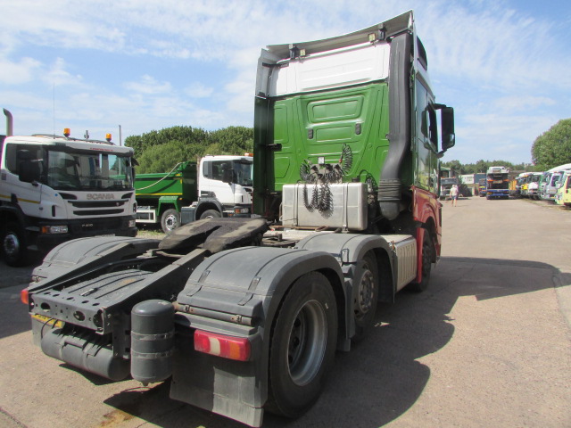 Vehicle Photo 8