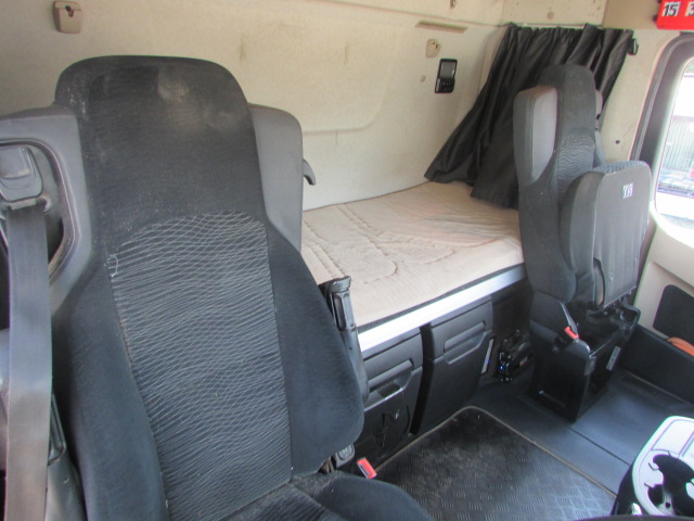 Vehicle Photo 12