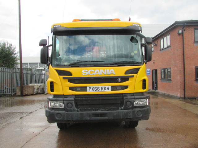 Vehicle Photo 2