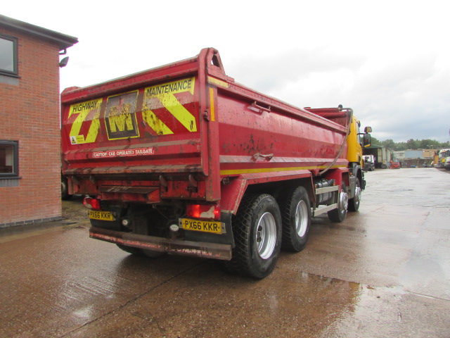 Vehicle Photo 9