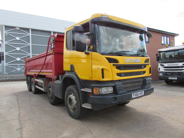 Vehicle Photo 2