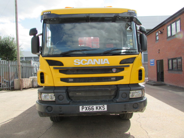 Vehicle Photo 7