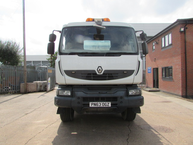Vehicle Photo 2