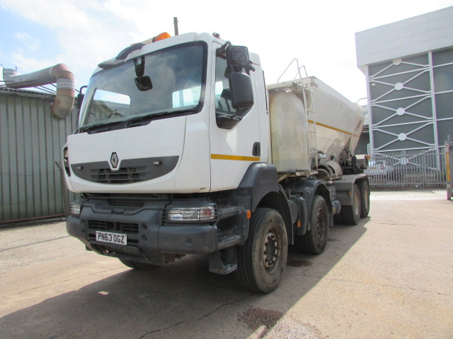Vehicle Photo 4