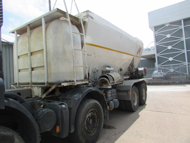 Vehicle Photo 6