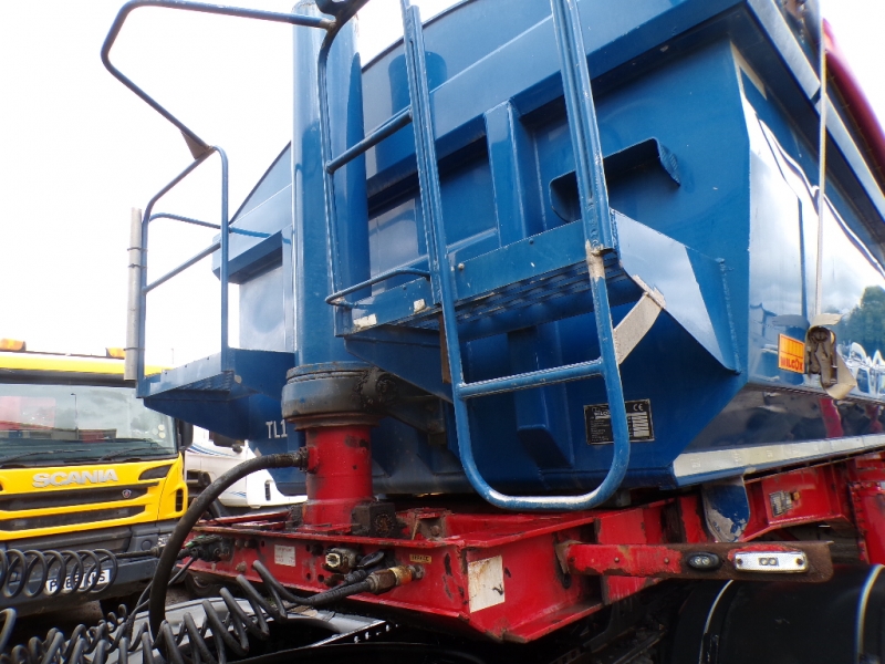 Vehicle Photo 10