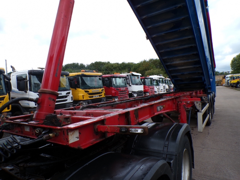 Vehicle Photo 9