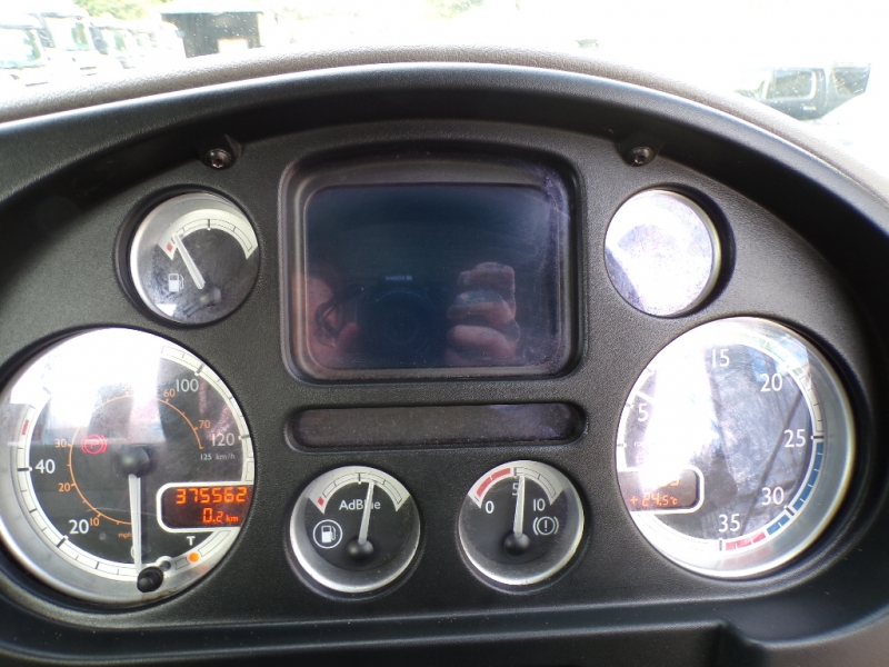 Vehicle Photo 11