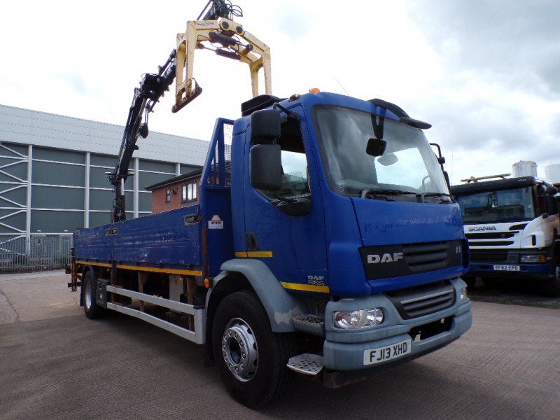 DAF LF55 220 4X2 DROPSIDE WITH CRANE (FJ13 XHD) S/N:4242