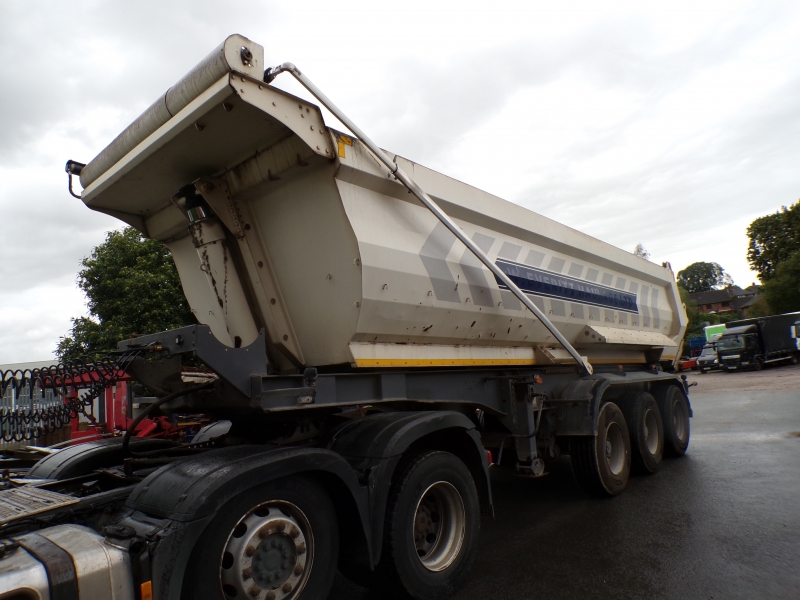 Vehicle Photo 5