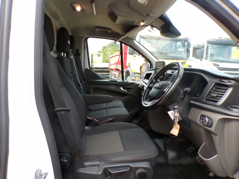 Vehicle Photo 13