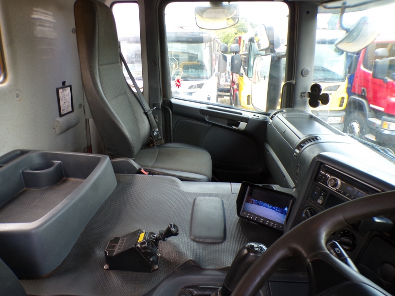 Vehicle Photo 17