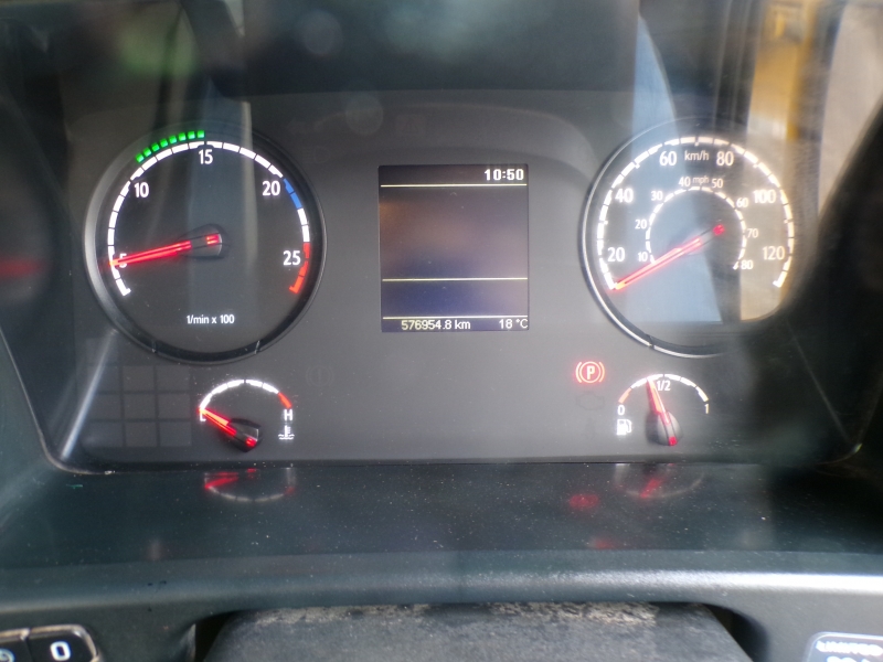 Vehicle Photo 16