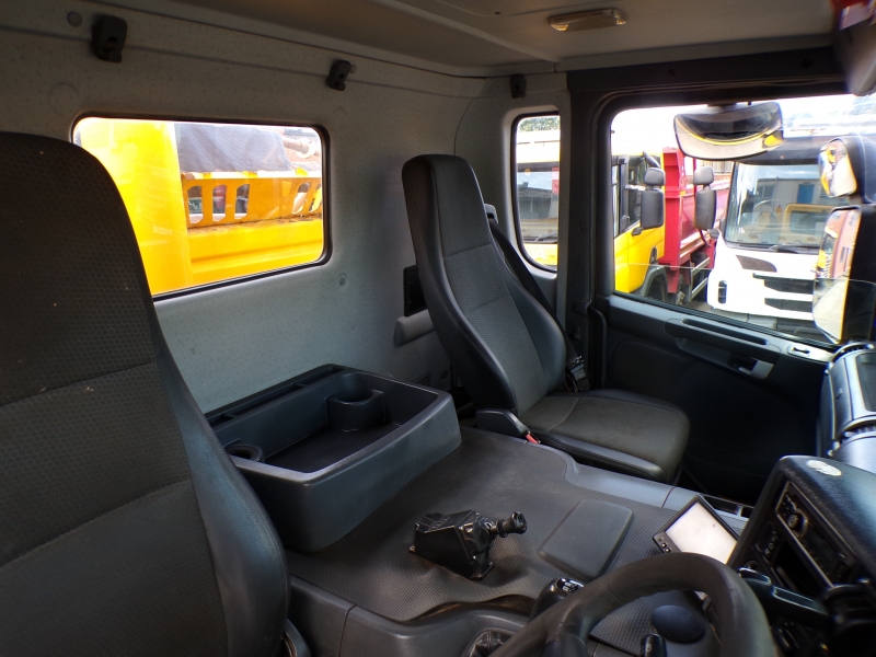 Vehicle Photo 13