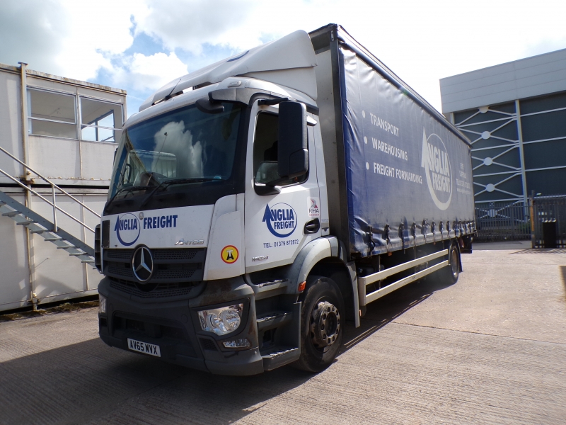 Vehicle Photo 2