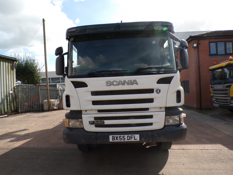 Vehicle Photo 5