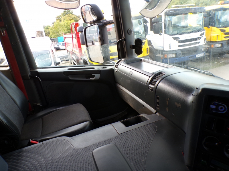 Vehicle Photo 13