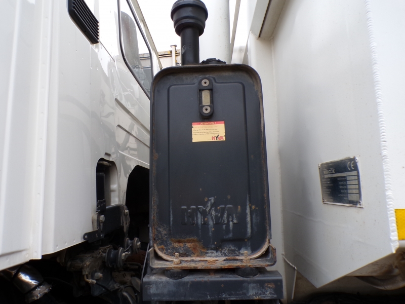 Vehicle Photo 9