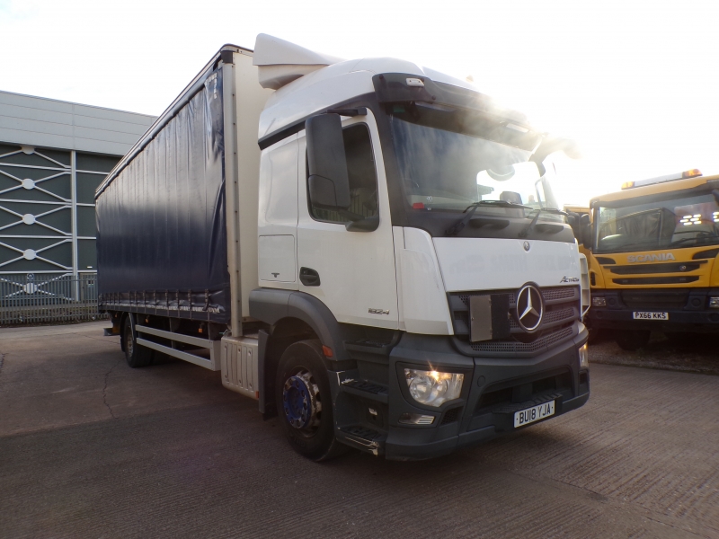 MERCEDES BENZ ACTROS 1824 4X2 SLEEPERCAB CURTAINSIDE (BU18 YJA) S/N:4243