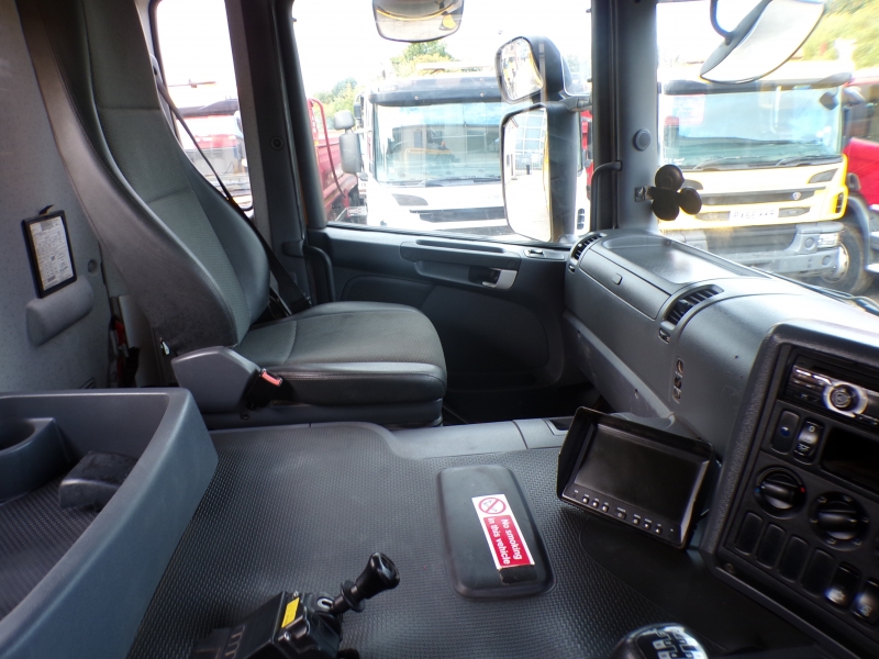 Vehicle Photo 12