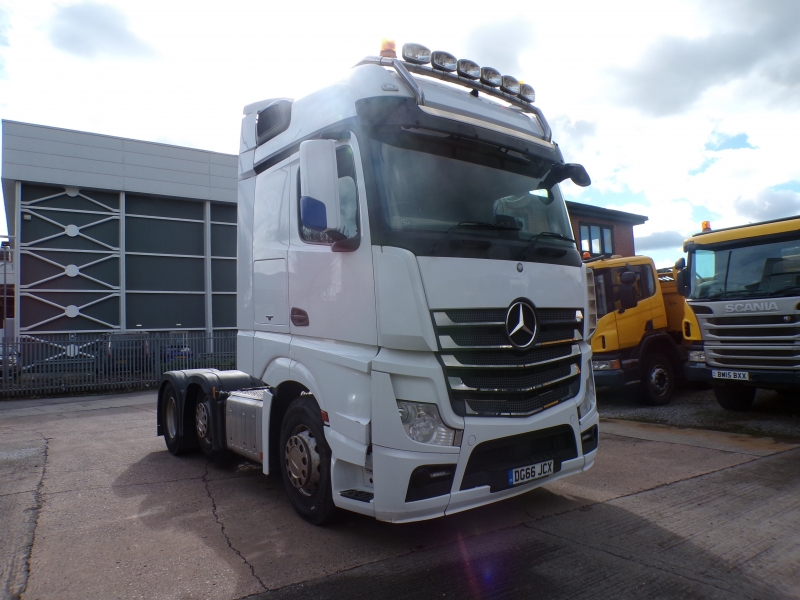 Vehicle Photo 1