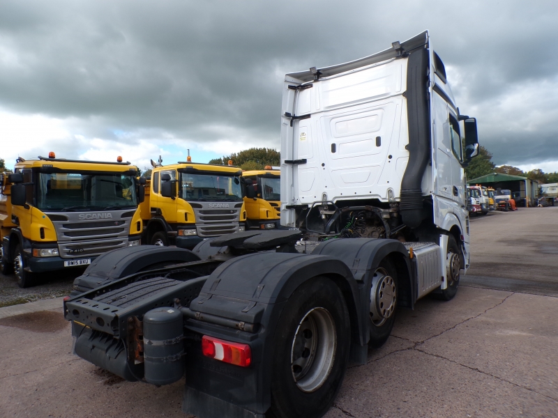 Vehicle Photo 4