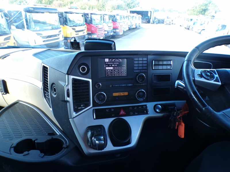 Vehicle Photo 11