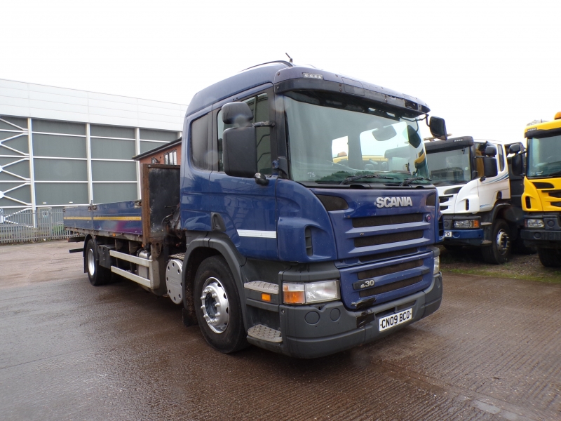SCANIA P230 4X2 FLATBED WITH CRANE (CN09 BCO) S/N:4281