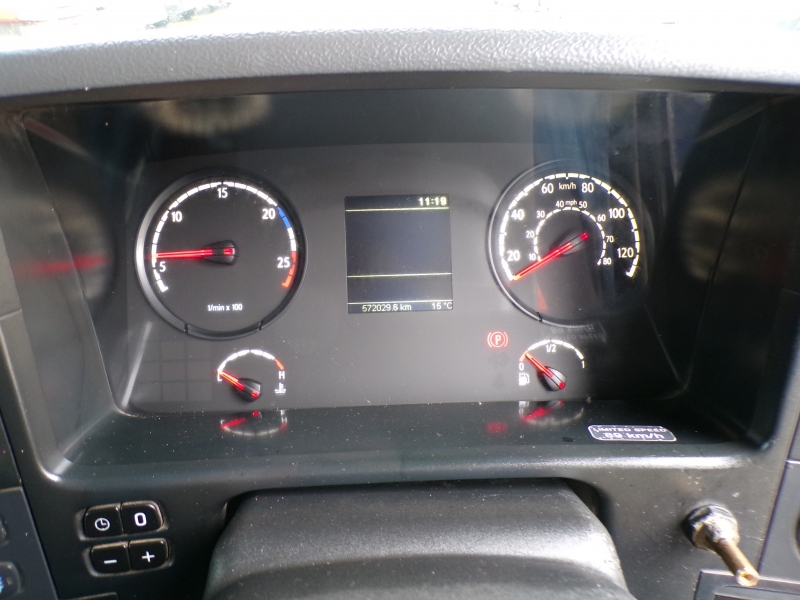 Vehicle Photo 11